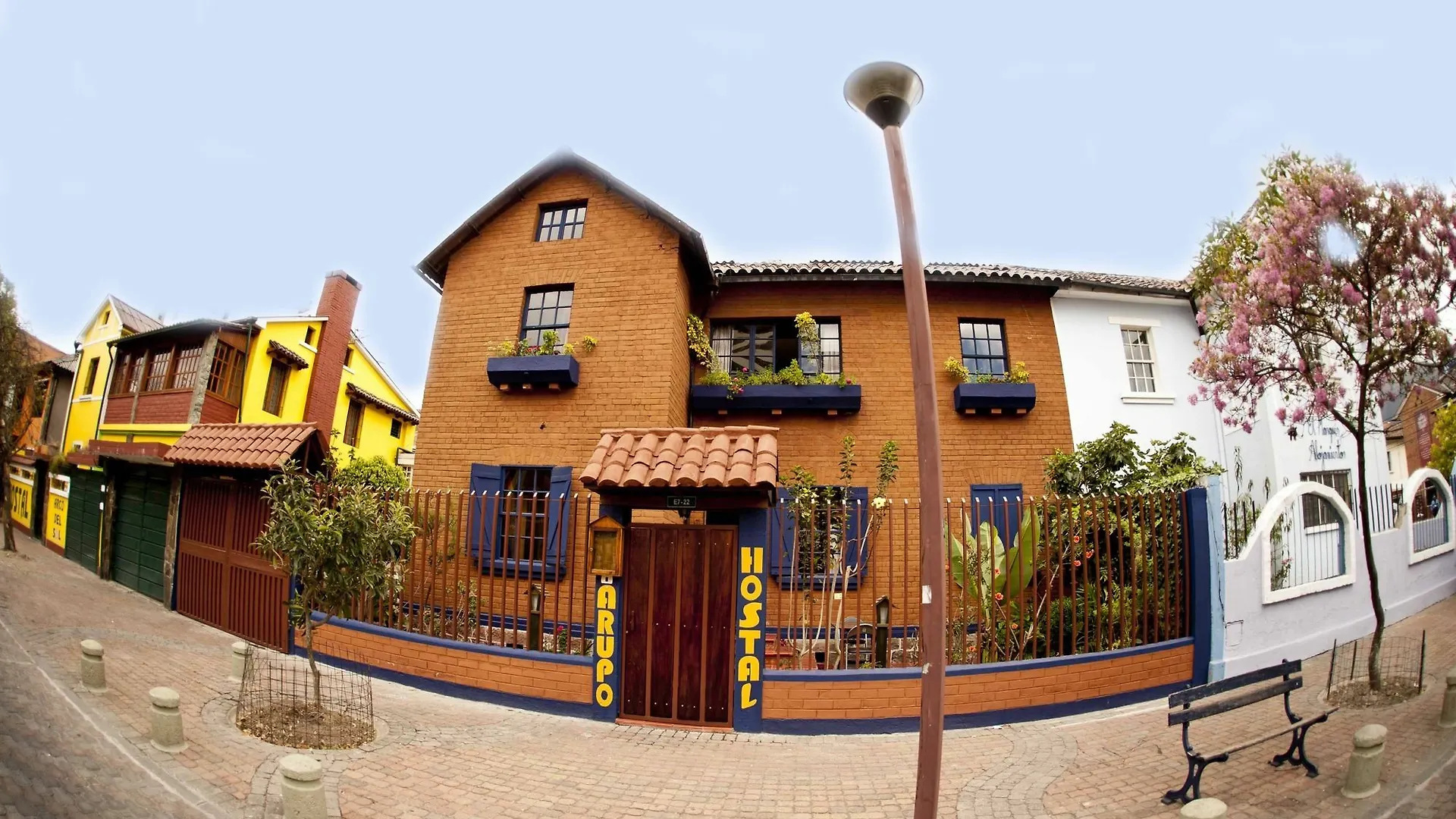Casa Del Arupo 0*, Quito